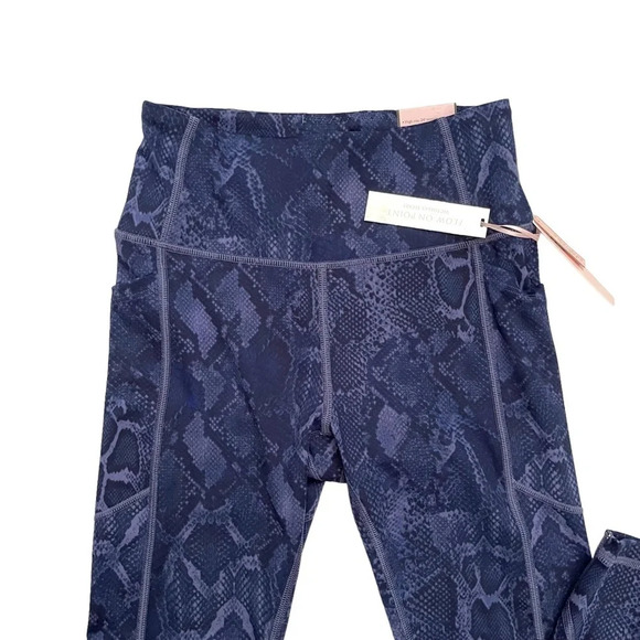 Victoria’s Secret Flow On Point 7/8 length Legging Size 2 - Picture 6 of 10